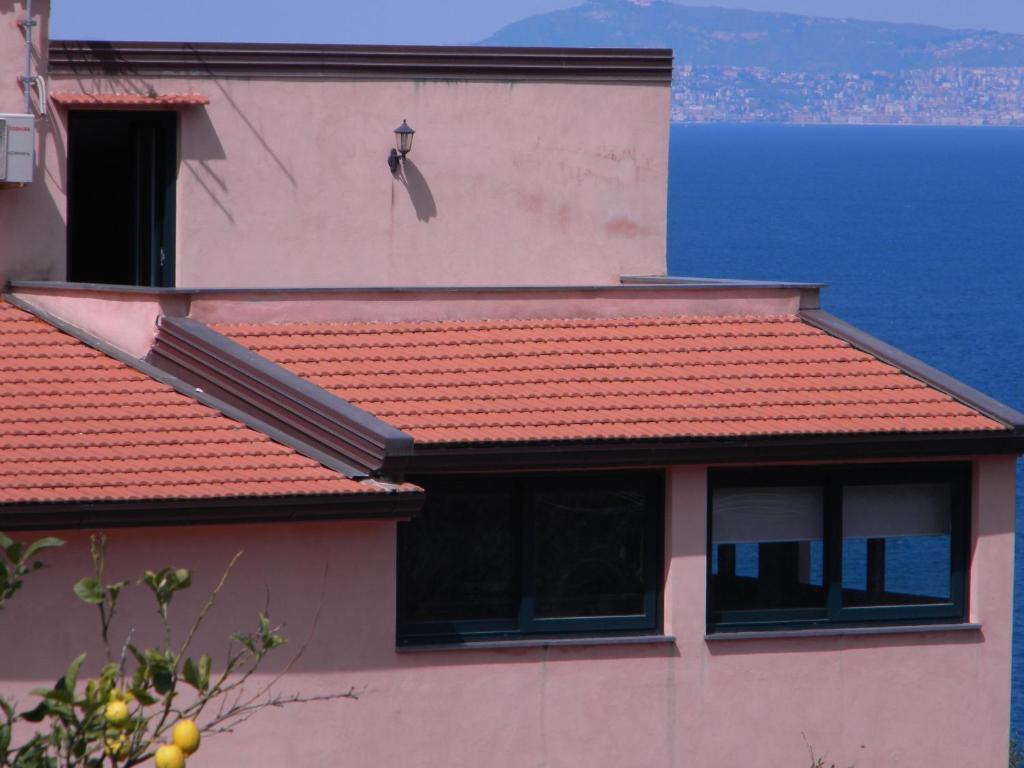 Villa Rosmary - Sorrento Coast - Gulf Of Naples View Exterior photo